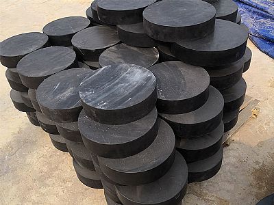 莱芜区板式橡胶支座由若干层橡胶片与薄钢板经加压硫化